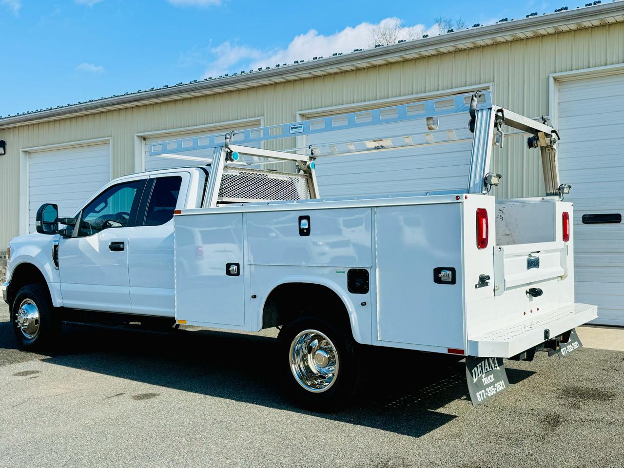 Ford F-350 SD XL SuperCab Long Bed 4WD DRW 2022