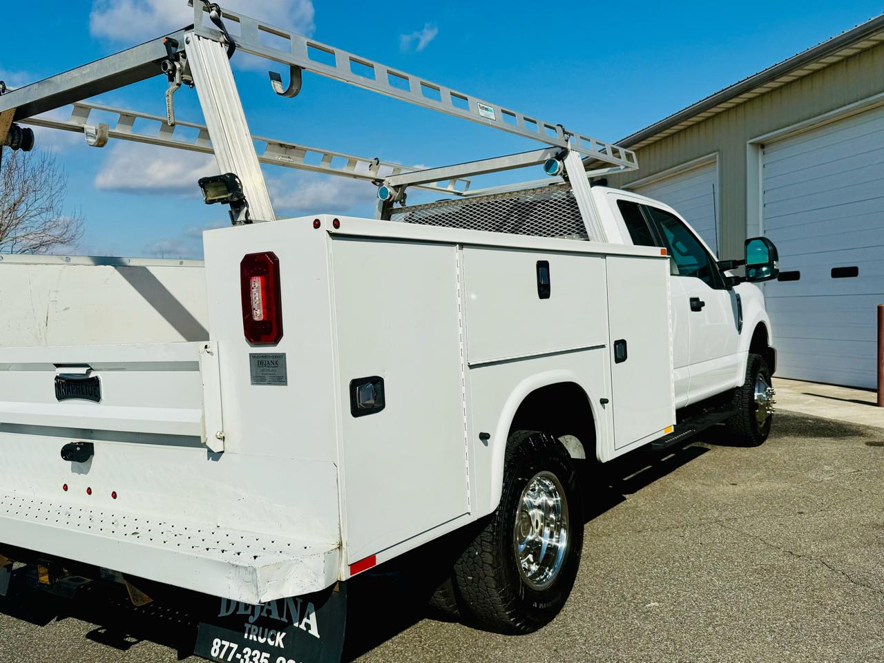 Ford F-350 SD XL SuperCab Long Bed 4WD DRW 2022