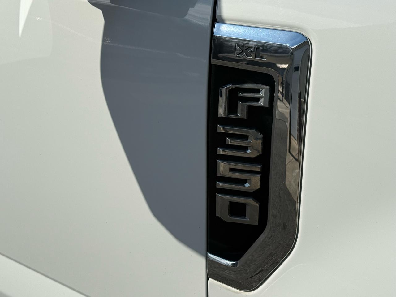 Ford F-350 SD XL SuperCab Long Bed 4WD DRW 2022