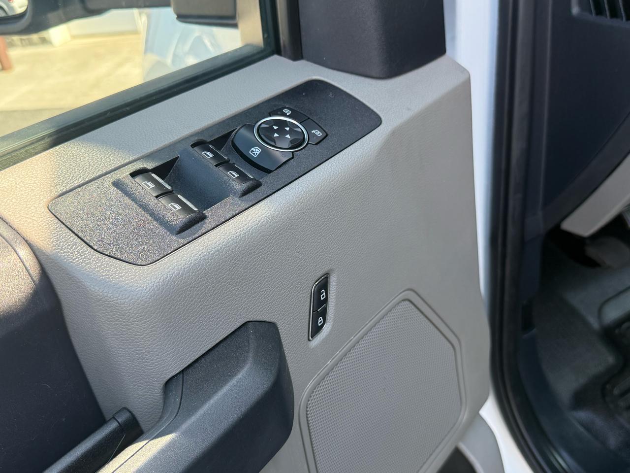 Ford F-350 SD XL SuperCab Long Bed 4WD DRW 2022