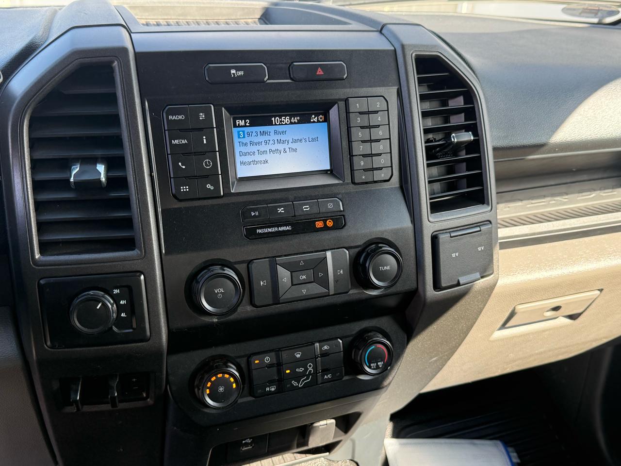 Ford F-350 SD XL SuperCab Long Bed 4WD DRW 2022