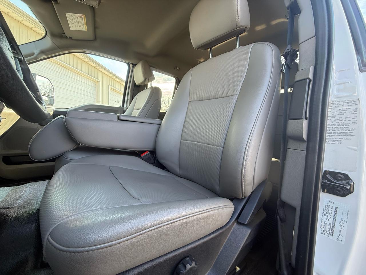 Ford F-350 SD XL SuperCab Long Bed 4WD DRW 2022