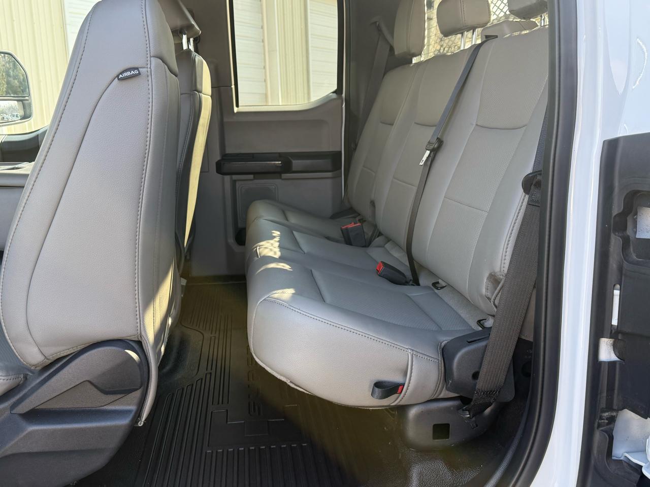 Ford F-350 SD XL SuperCab Long Bed 4WD DRW 2022