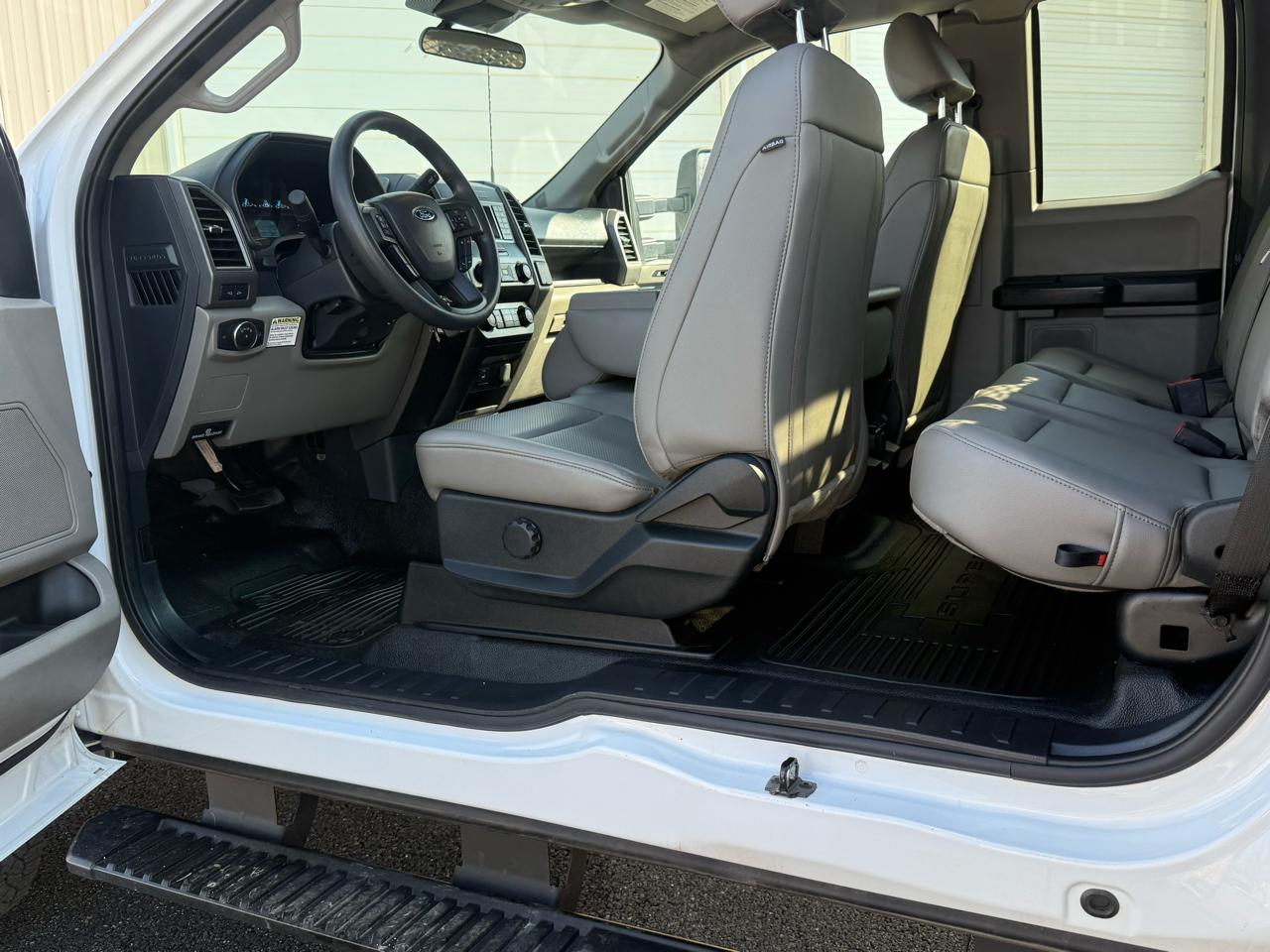 Ford F-350 SD XL SuperCab Long Bed 4WD DRW 2022