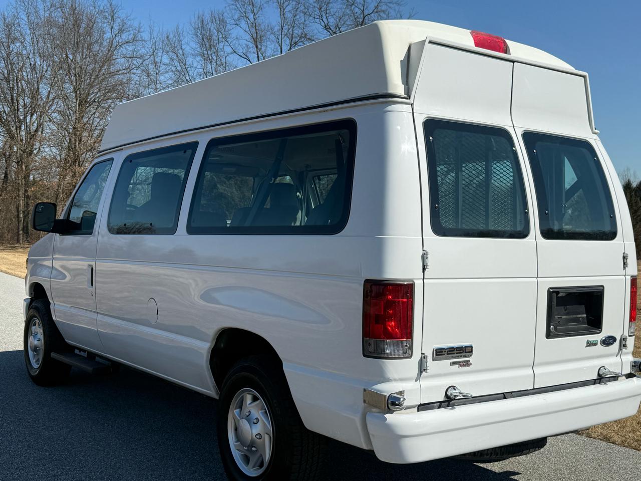 Ford Econoline E-250 2012