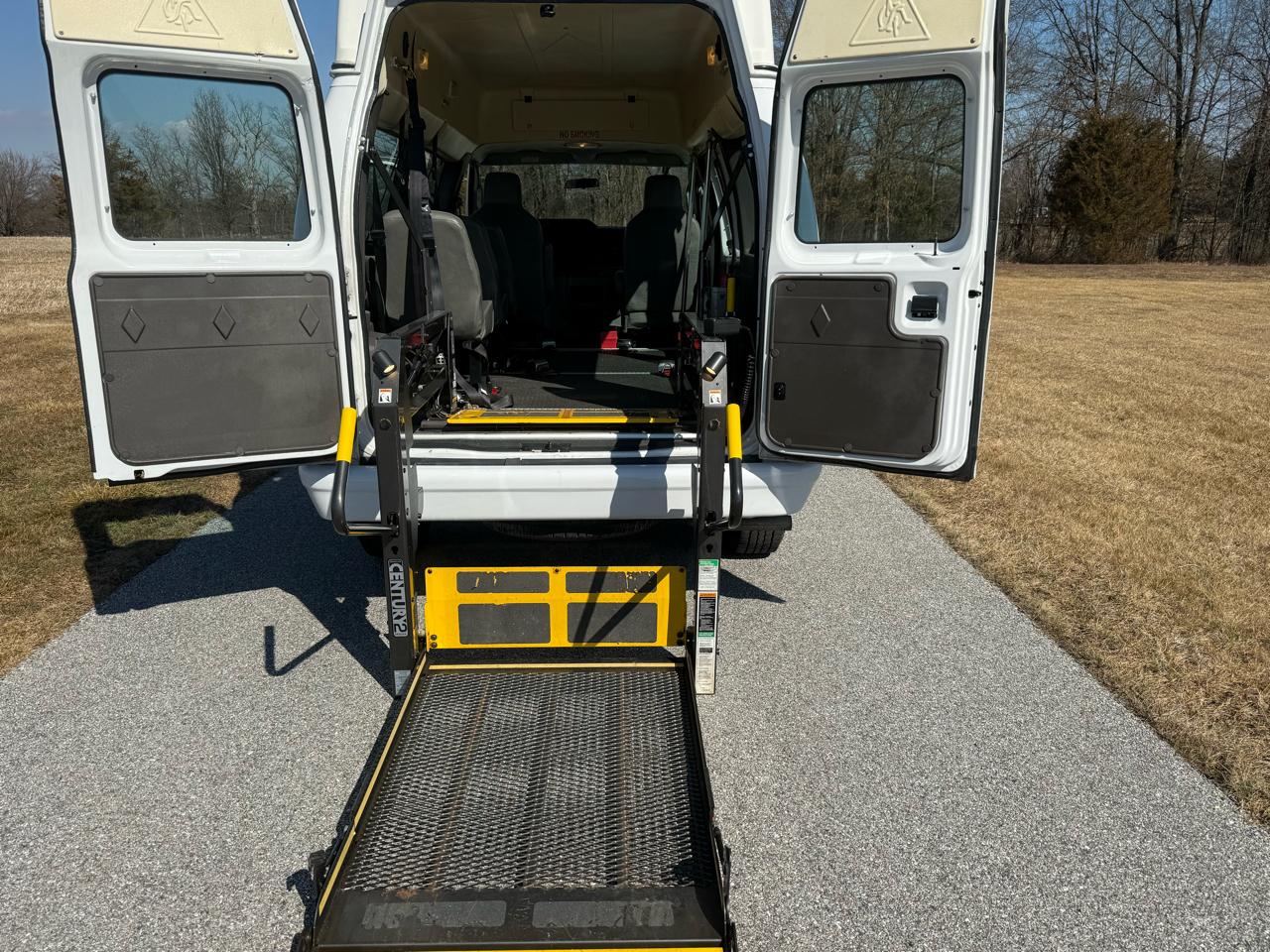 Ford Econoline E-250 2012