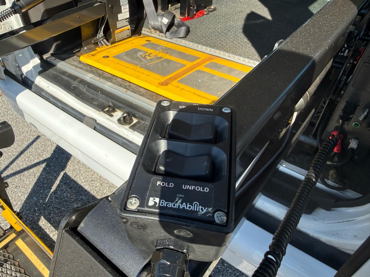 Ford Econoline E-250 2012