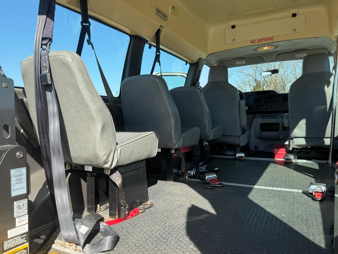 Ford Econoline E-250 2012