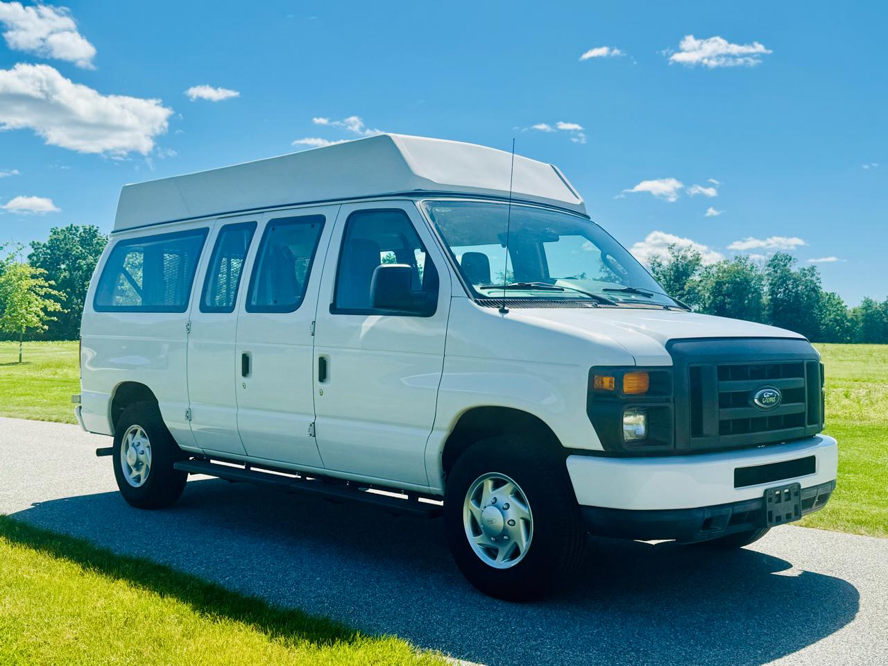 Ford Econoline E-250 2012