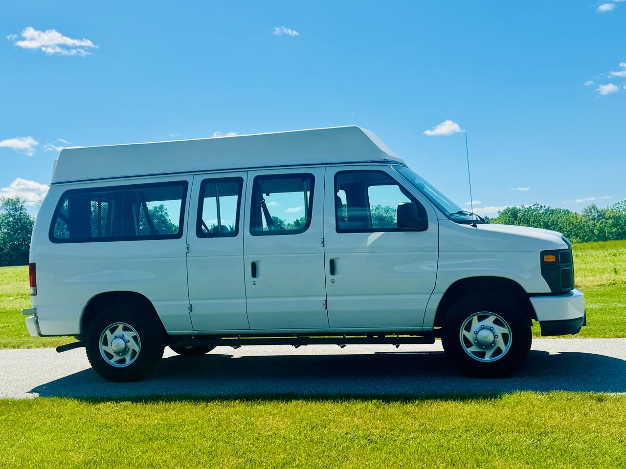 Ford Econoline E-250 2012