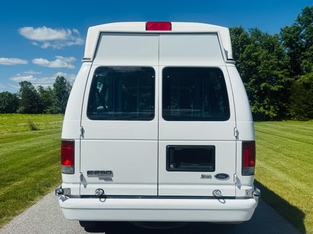 Ford Econoline E-250 2012