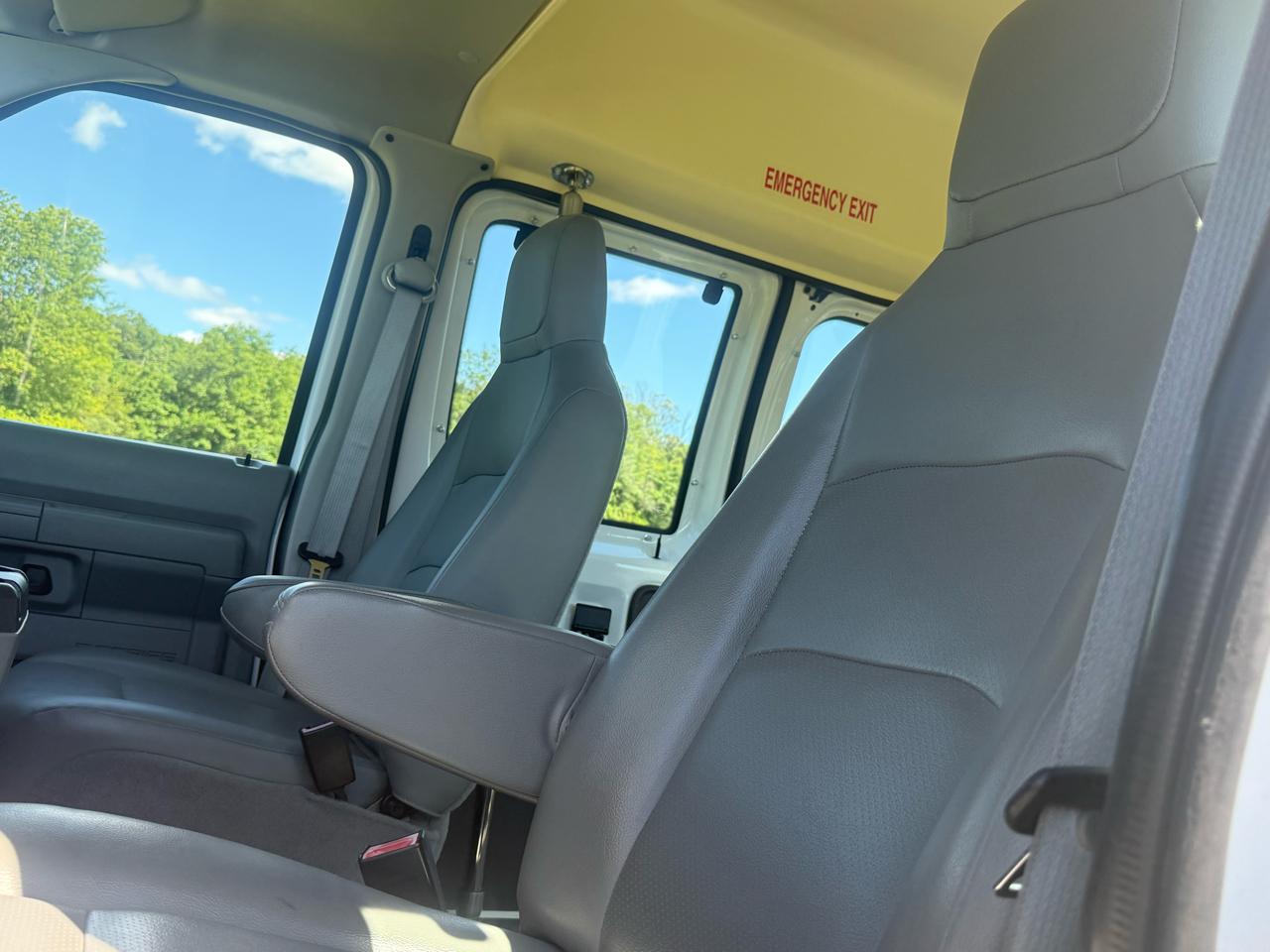 Ford Econoline E-250 2012