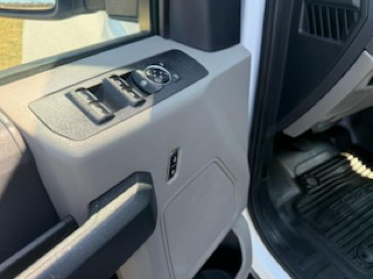 Ford F-250 SD XL Crew Cab 4WD 2022