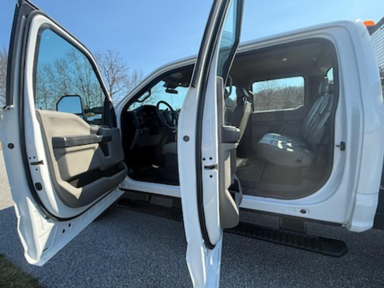 Ford F-250 SD XL Crew Cab 4WD 2022