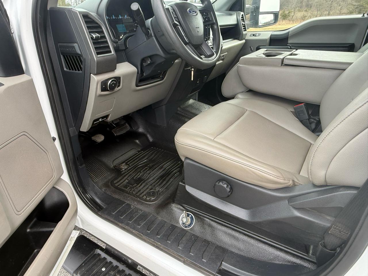 Ford F-250 SD XL Crew Cab 4WD 2022