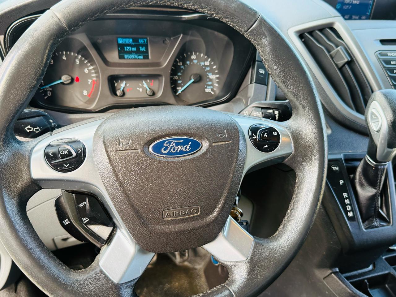 Ford Transit T-250 2015