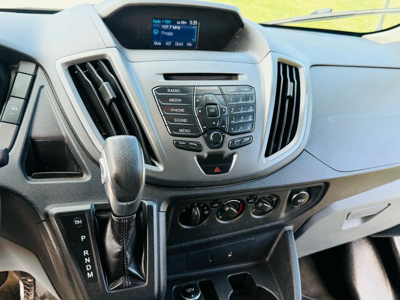 Ford Transit T-250 2015