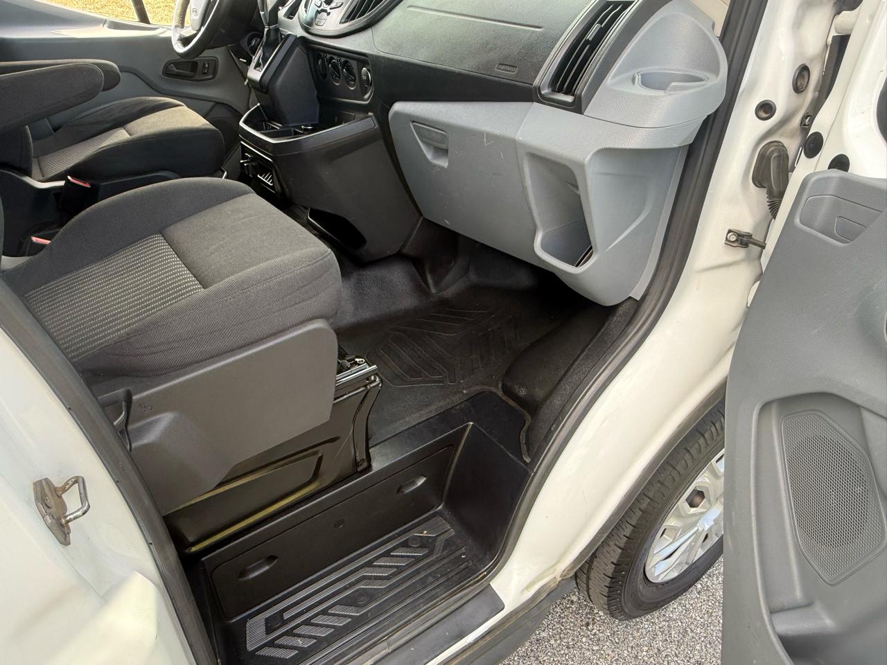 Ford Transit T-250 2015