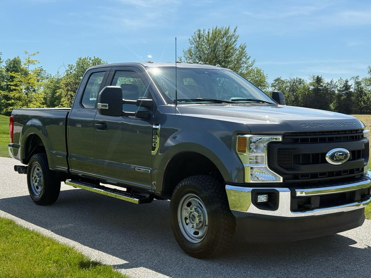 Ford F-250 SD XL SuperCab Short Bed 4WD 2022