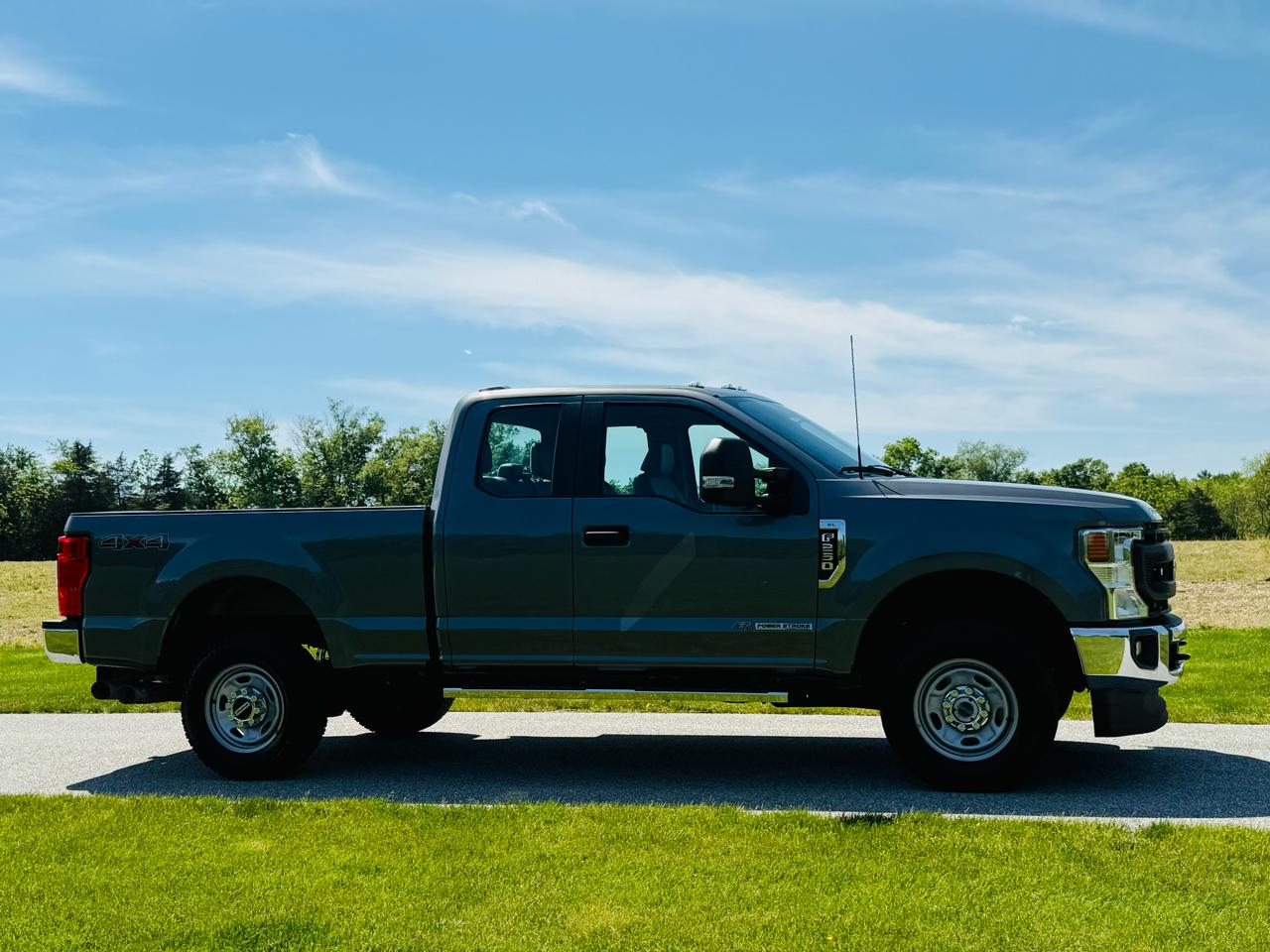 Ford F-250 SD XL SuperCab Short Bed 4WD 2022