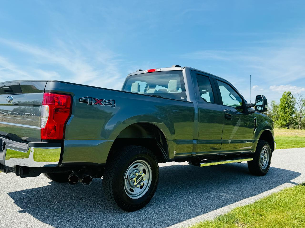 Ford F-250 SD XL SuperCab Short Bed 4WD 2022