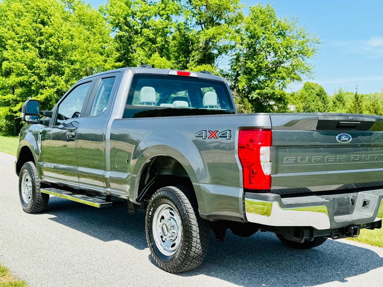 Ford F-250 SD XL SuperCab Short Bed 4WD 2022