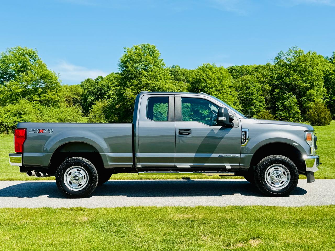 Ford F-250 SD XL SuperCab Short Bed 4WD 2022