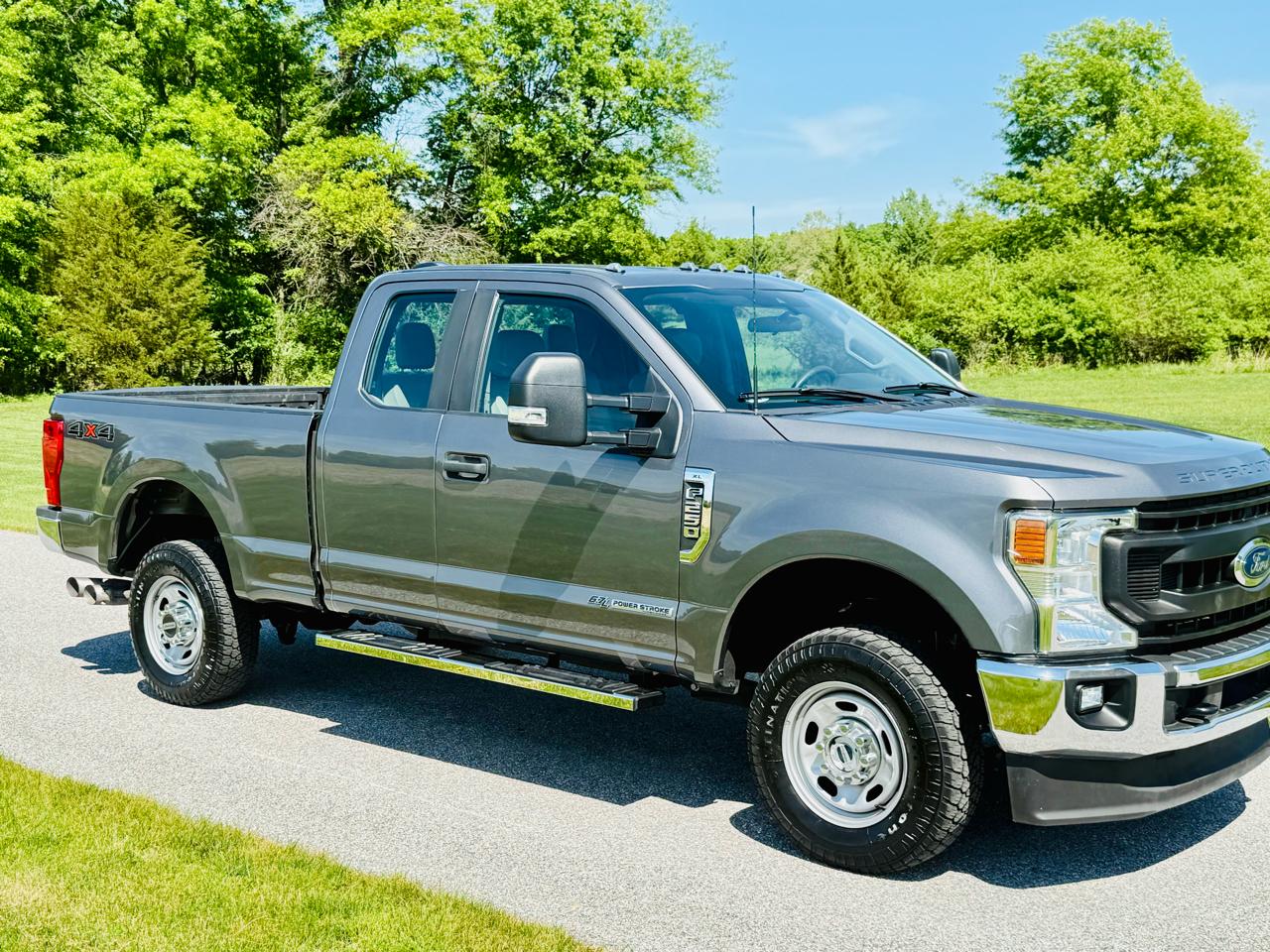 Ford F-250 SD XL SuperCab Short Bed 4WD 2022