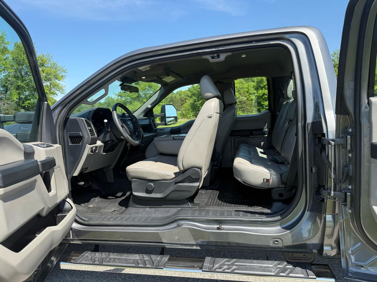 Ford F-250 SD XL SuperCab Short Bed 4WD 2022