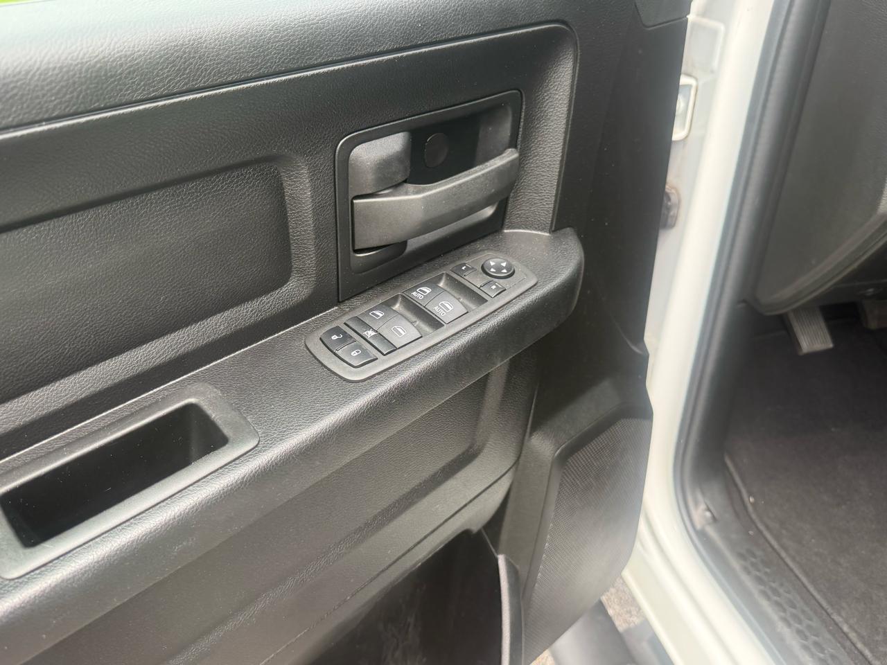 RAM 1500 Classic Tradesman Quad Cab 4WD 2022