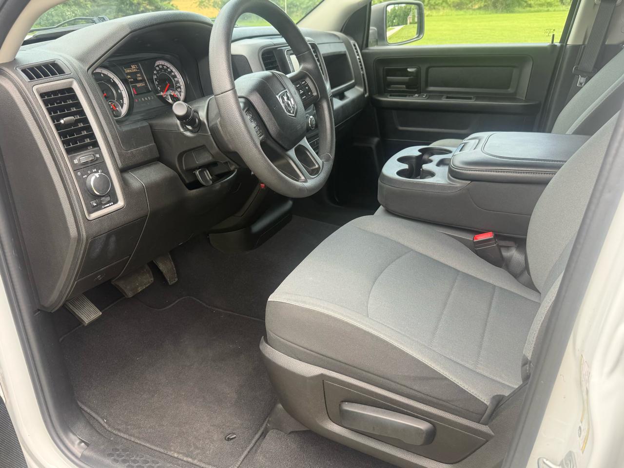 RAM 1500 Classic Tradesman Quad Cab 4WD 2022