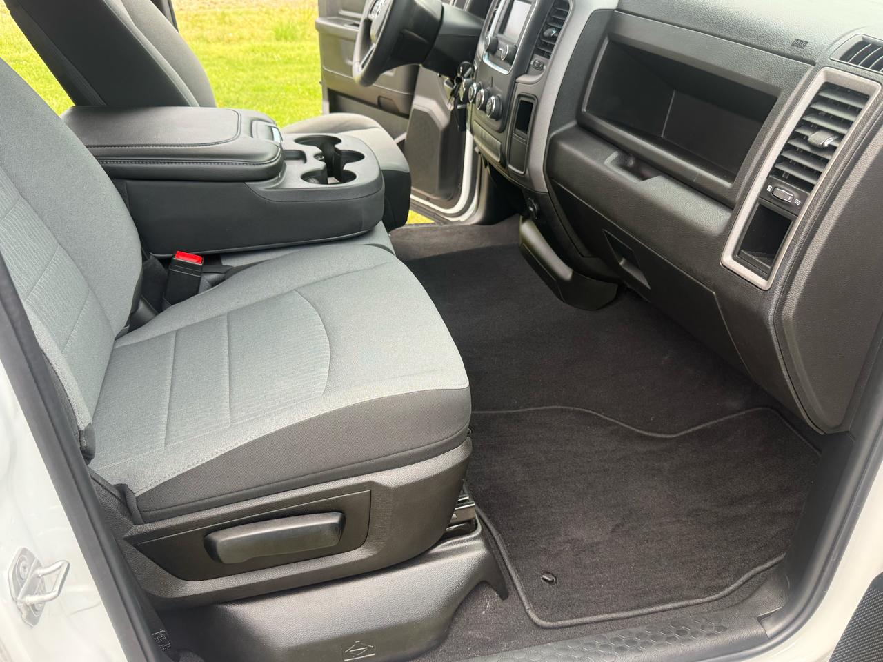 RAM 1500 Classic Tradesman Quad Cab 4WD 2022