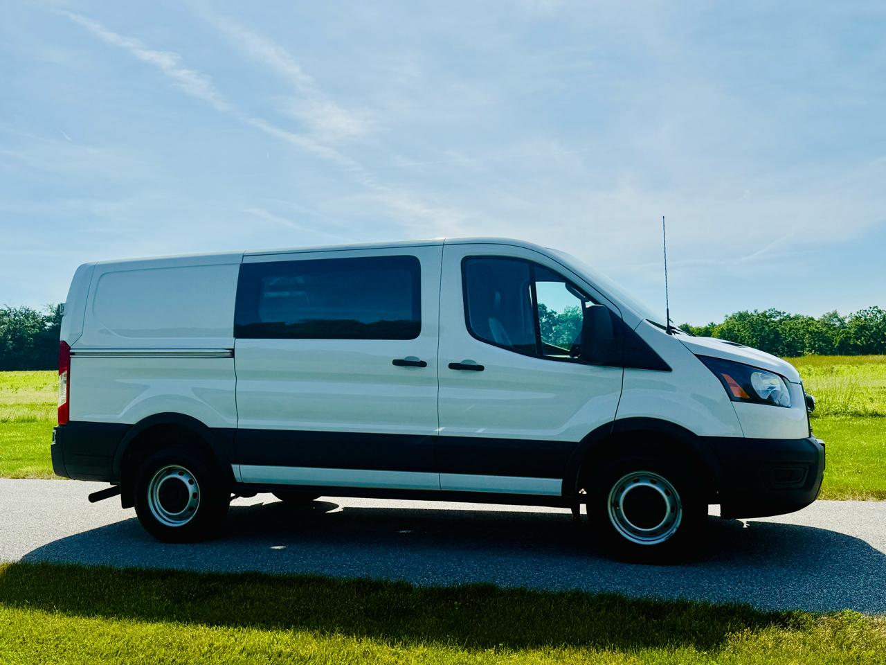 Ford Transit 250 Van Low Roof w/Sliding Pass. 130-in. WB 2020