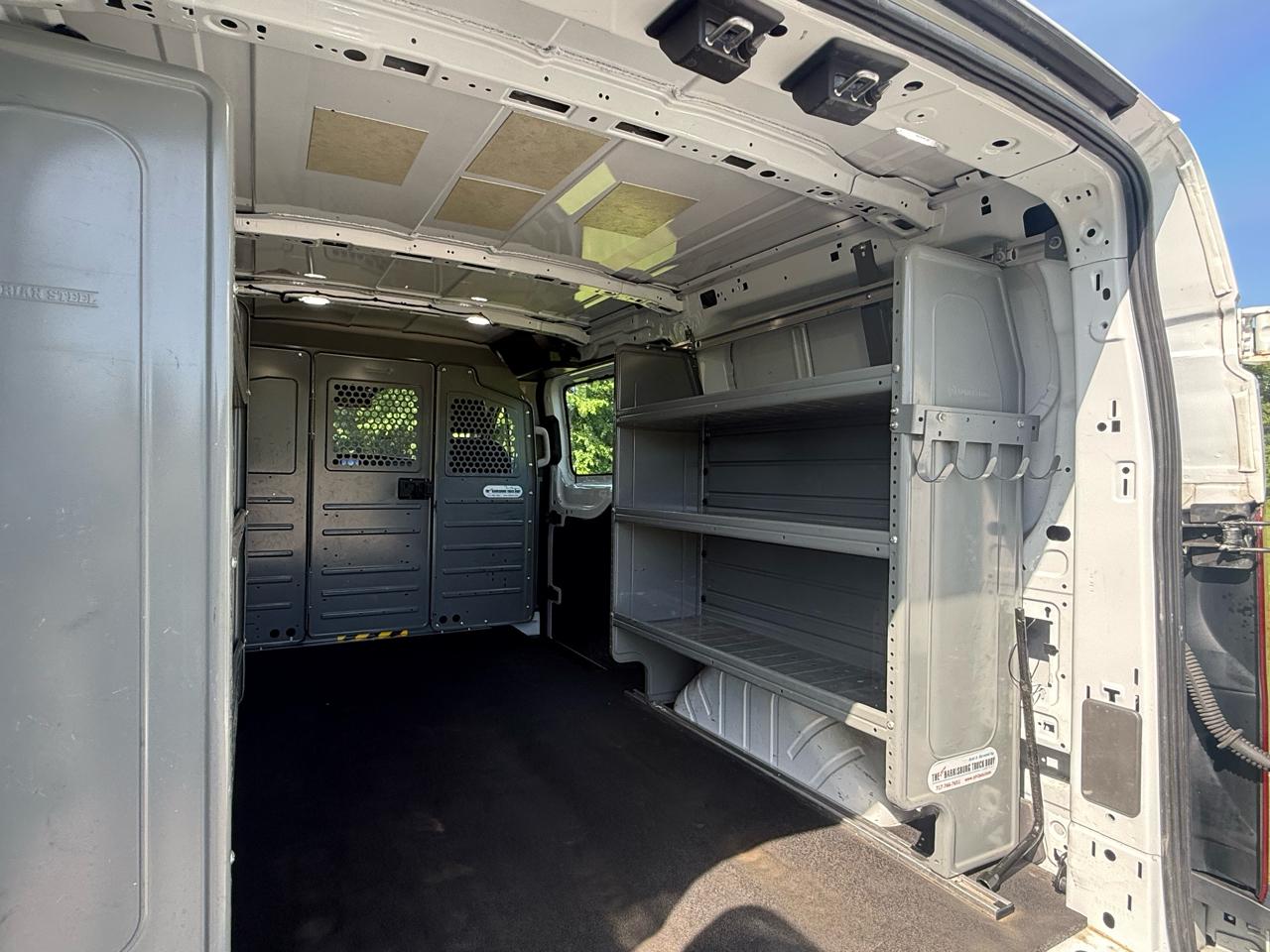 Ford Transit 250 Van Low Roof w/Sliding Pass. 130-in. WB 2020
