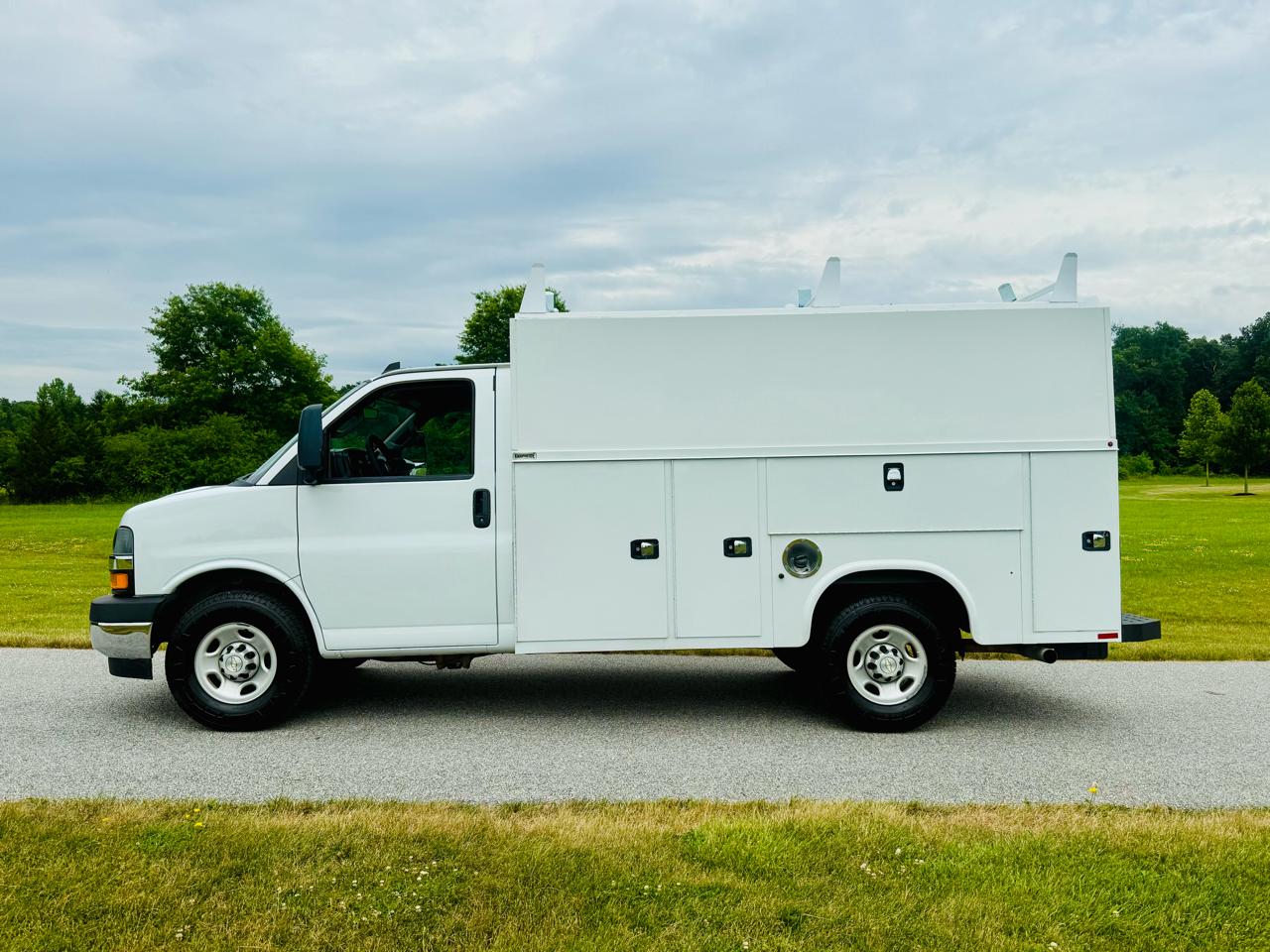 2022 Chevrolet Express G3500 139"