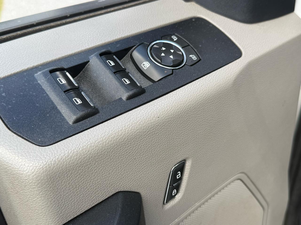 Ford F-250 SD XL Crew Cab 4WD 2022