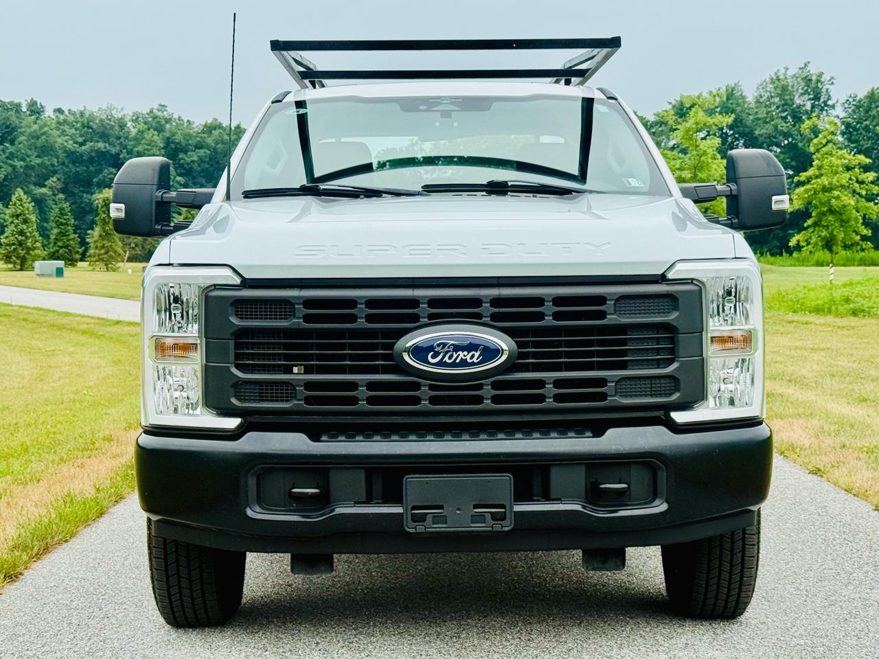 Ford F-350 SD XL SuperCab 4WD 2023
