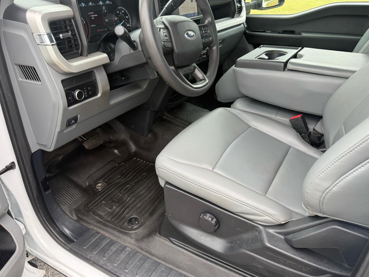 Ford F-350 SD XL SuperCab 4WD 2023