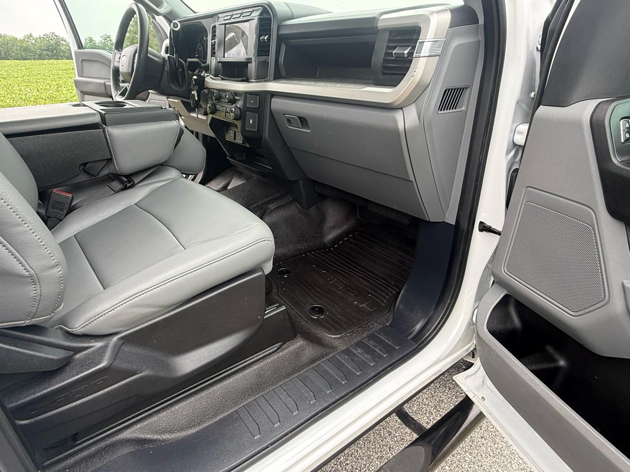 Ford F-350 SD XL SuperCab 4WD 2023