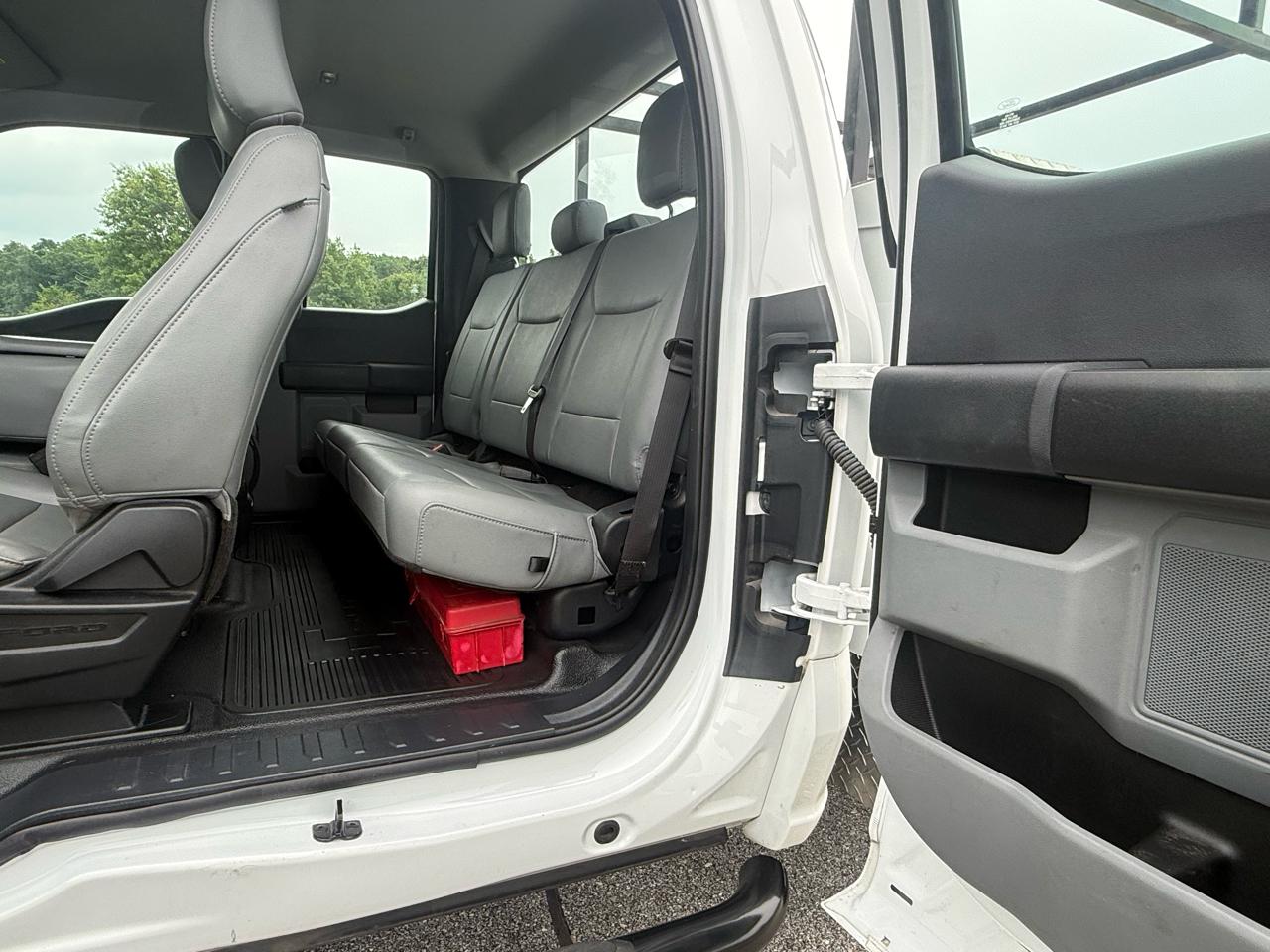 Ford F-350 SD XL SuperCab 4WD 2023
