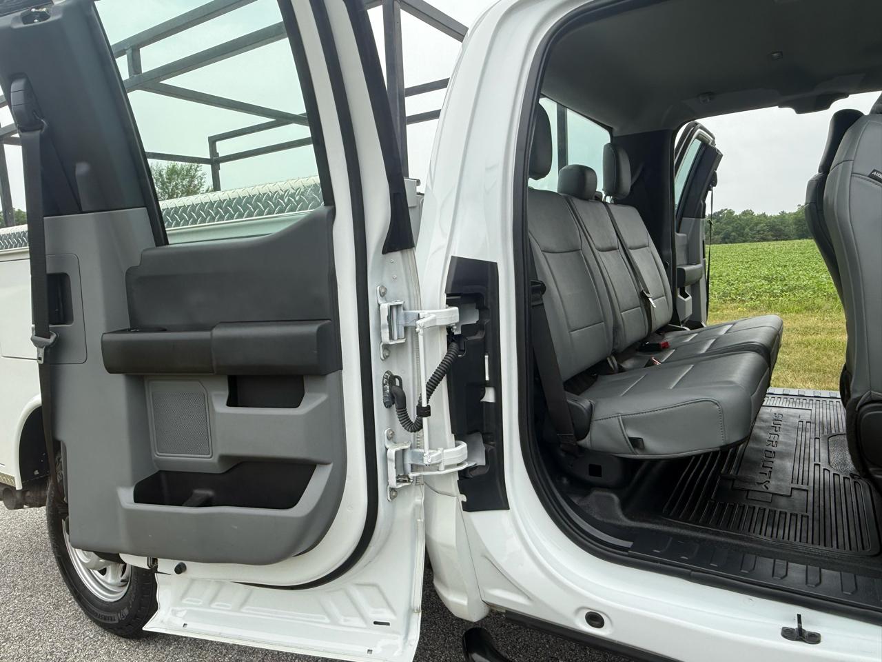 Ford F-350 SD XL SuperCab 4WD 2023