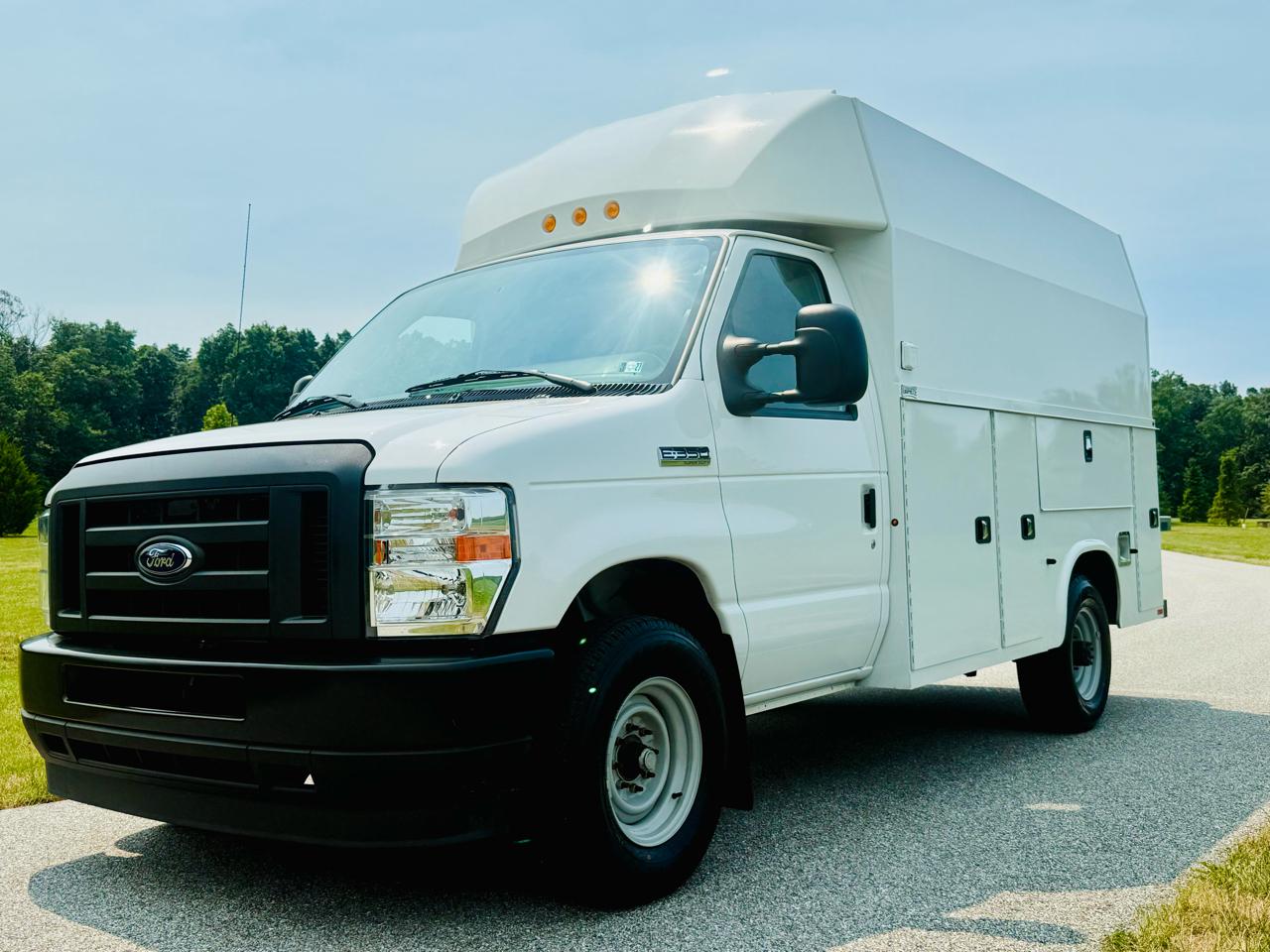 2022 Ford Econoline E-350 Super Duty