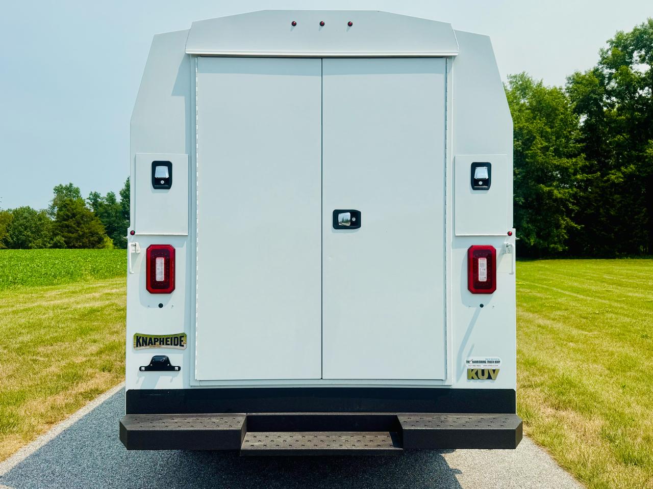 Ford Econoline E-350 Super Duty 2022