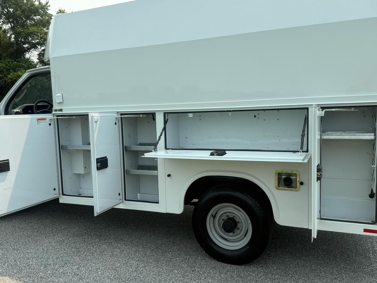 Ford Econoline E-350 Super Duty 2022