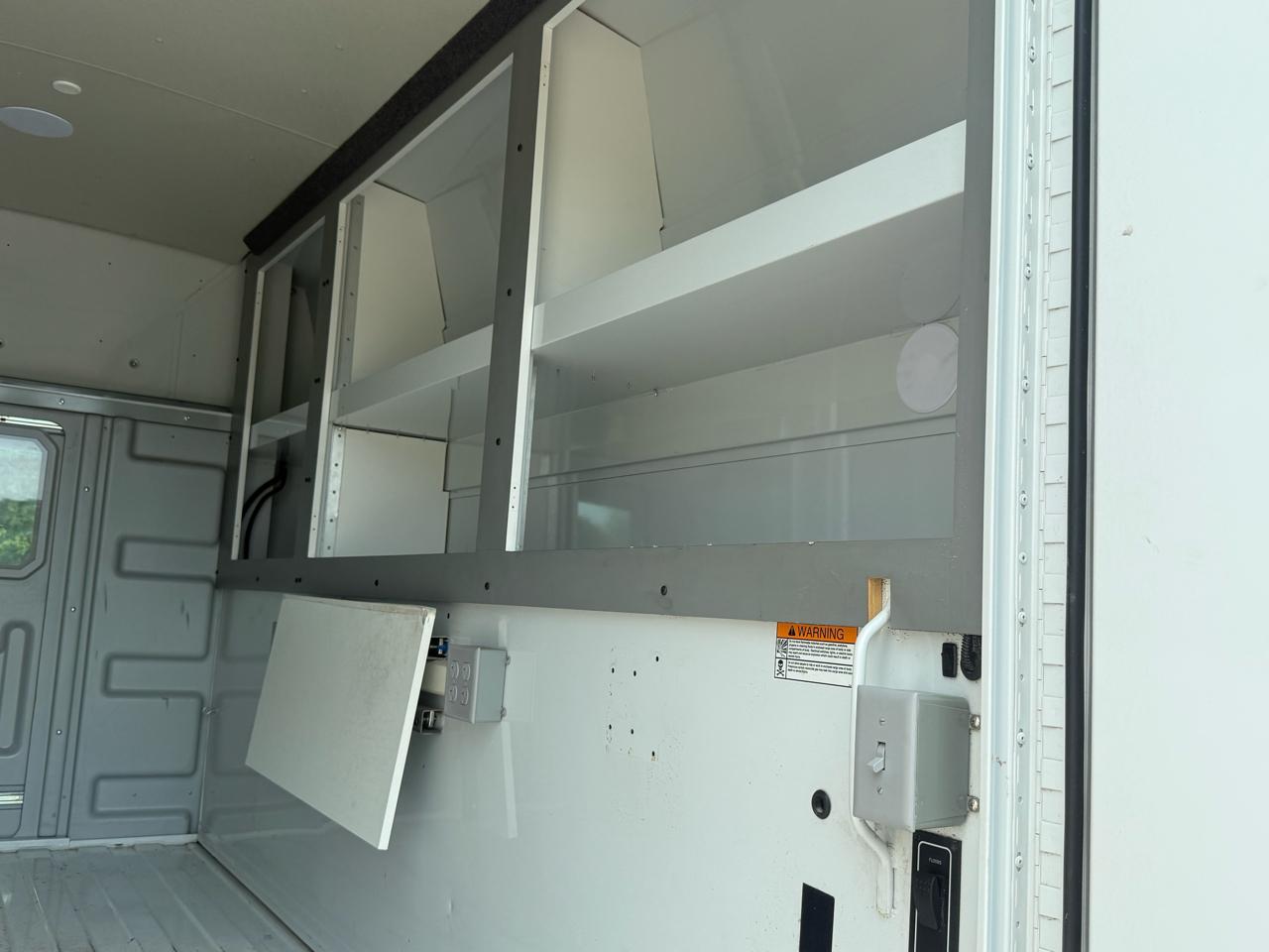 Ford Econoline E-350 Super Duty 2022