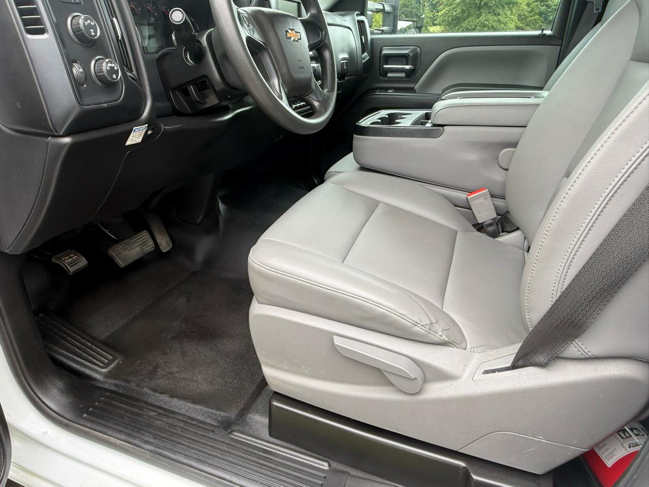 Chevrolet Silverado 5500HD Chassis  2021