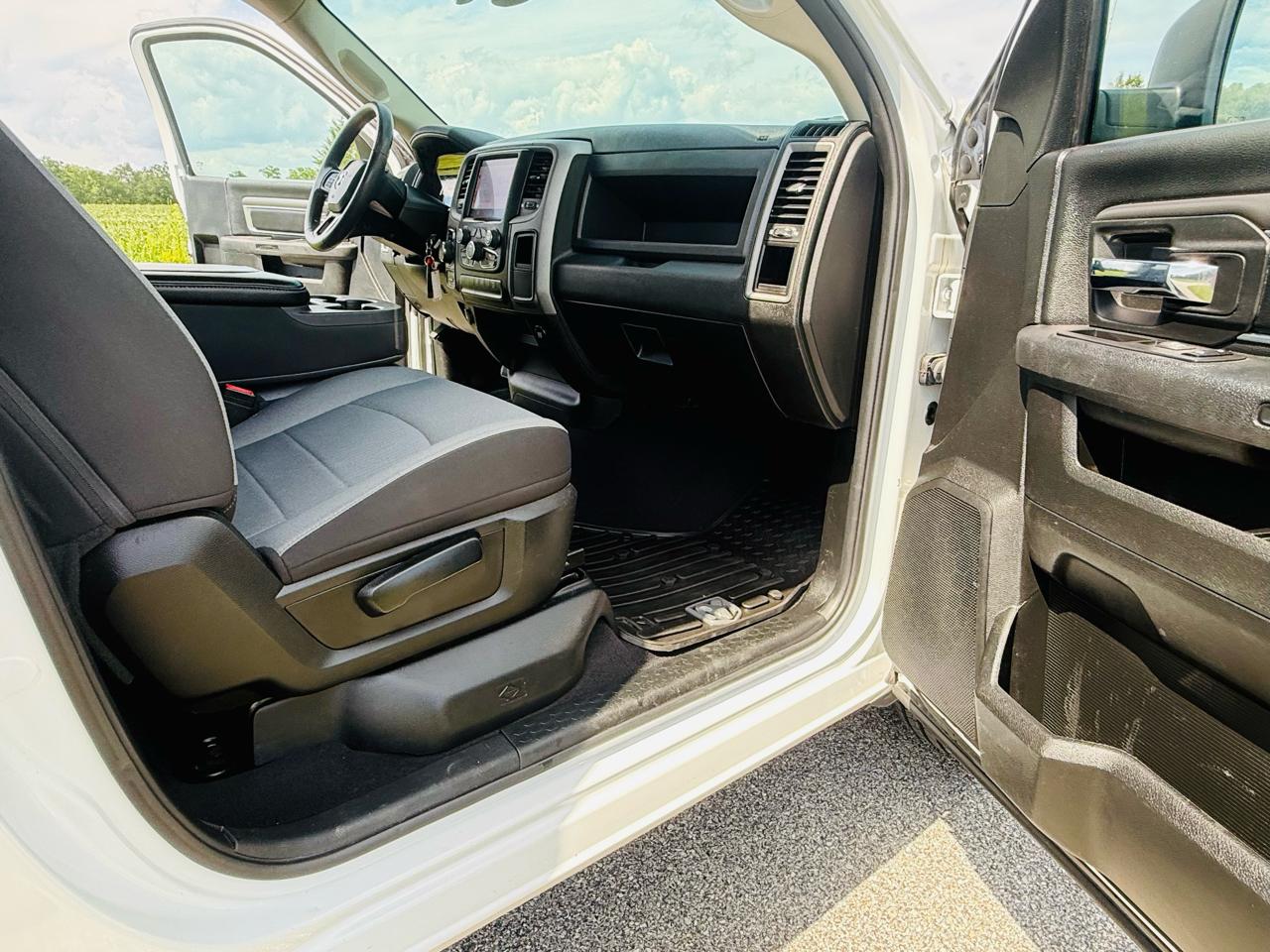 RAM 1500 Classic Tradesman Regular Cab LWB 4WD 2022