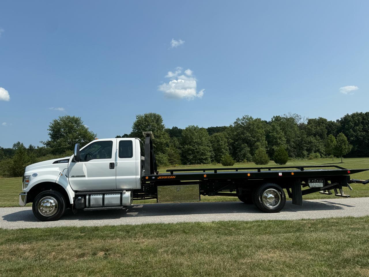 2016 Ford F-650 SuperCab 2WD DRW