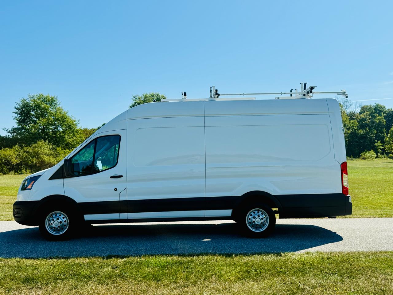 Ford Transit 250 Van High Roof w/Sliding Pass. 148-in. WB EL 2023