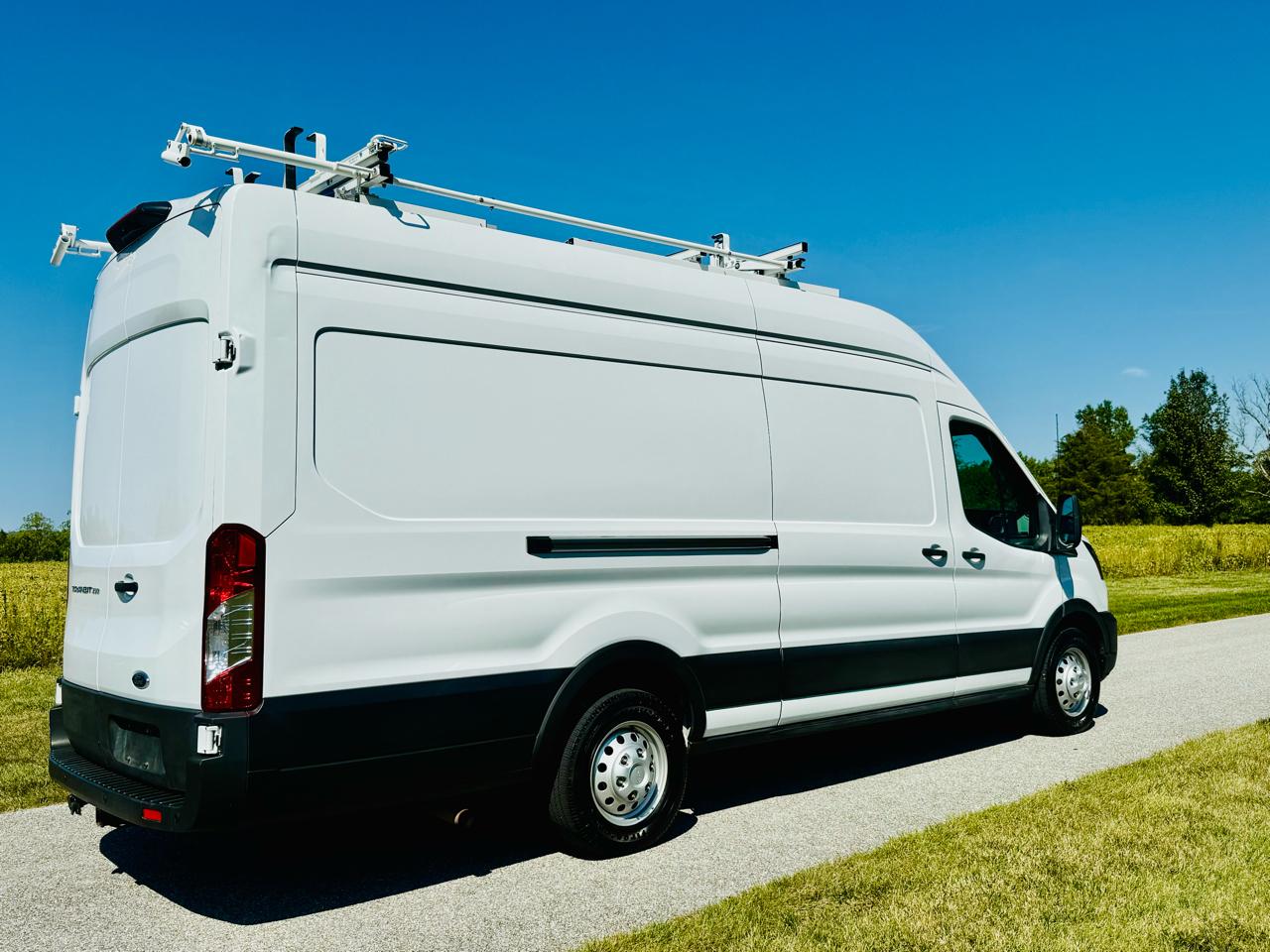 Ford Transit 250 Van High Roof w/Sliding Pass. 148-in. WB EL 2023